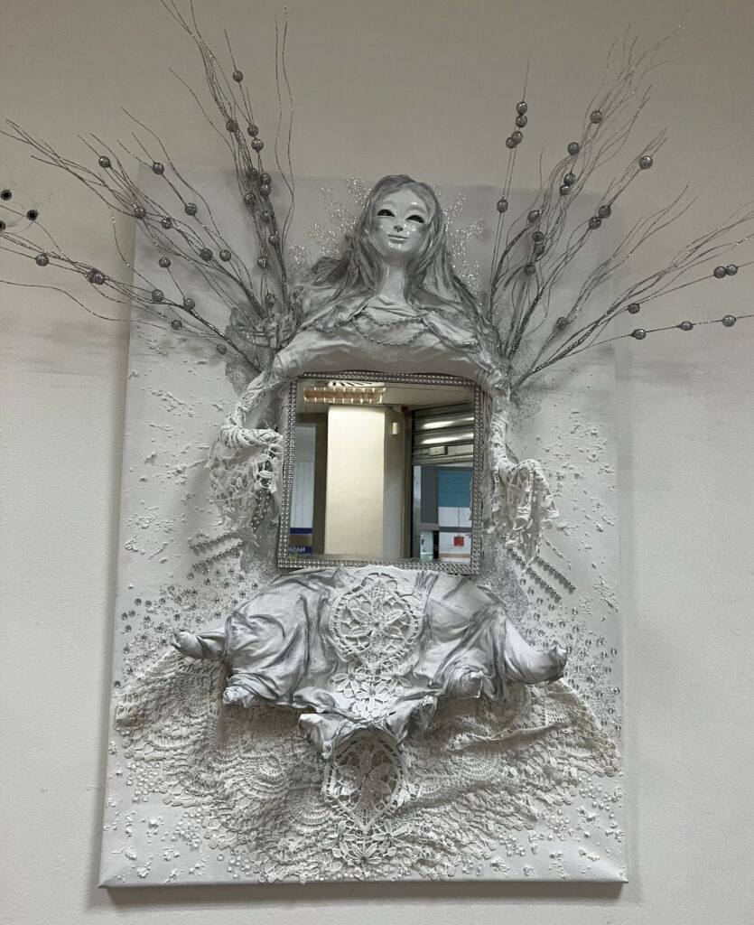 Obraz zrkadlový anjel – biela