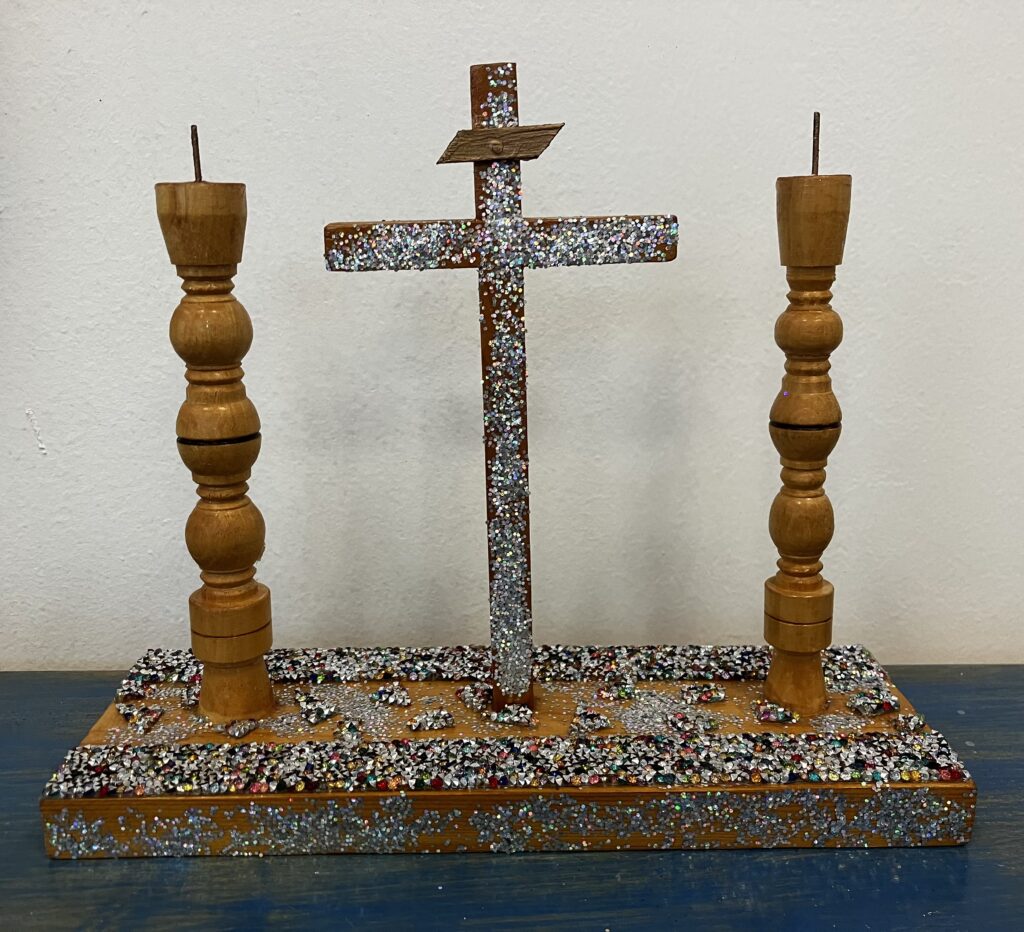 Stolový kríž s 2svietnikmi