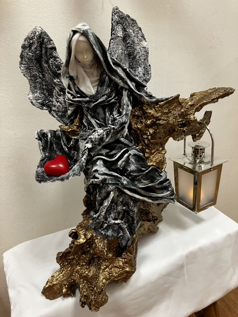 Anjel v samoraste svietnik