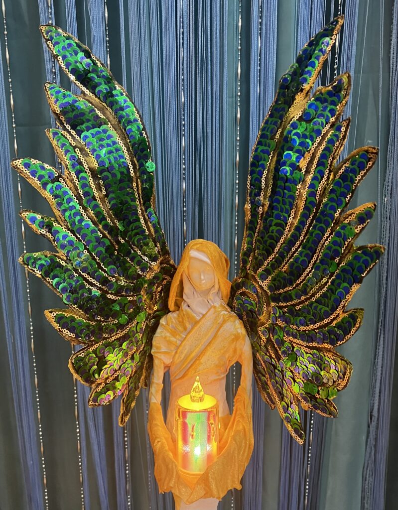 Anjel zelené trblietavé krídla