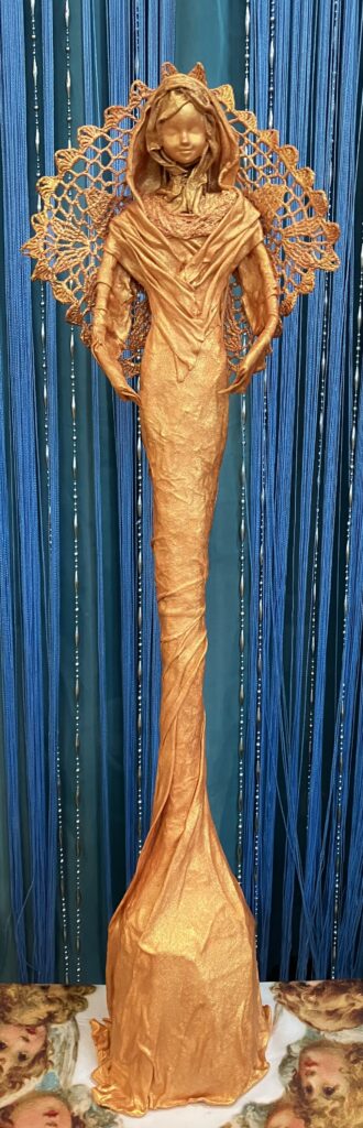 Anjel v ružovom zlate